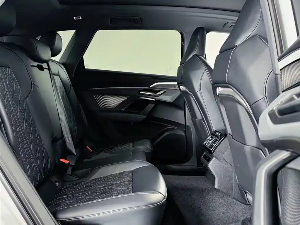 Audi Q5L 2026 Edition 2.0T Smart Hybrid Luxury Version