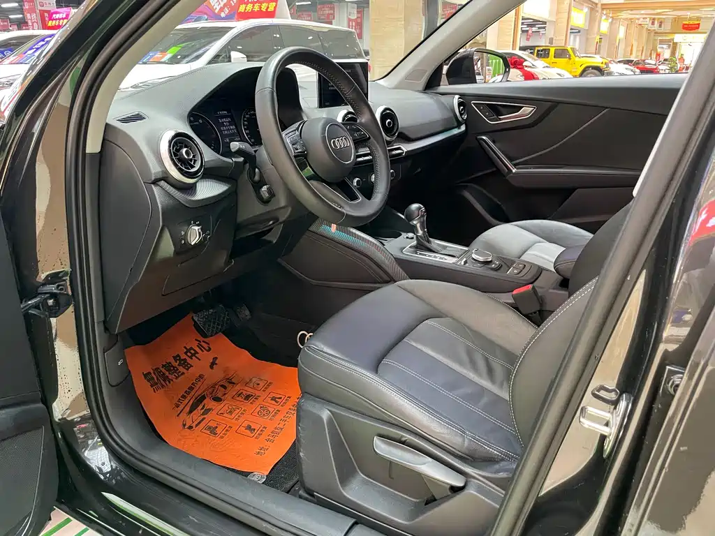 Audi Q2L 2022 35 TFSI进取致雅型