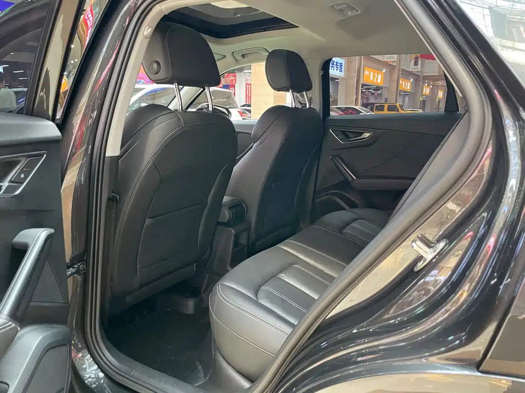 Audi Q2L 2022 35 TFSI进取致雅型