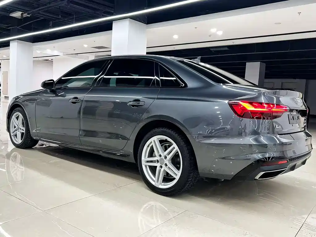 Audi A4L 2023 40 TFSI Luxury Dynamic Edition