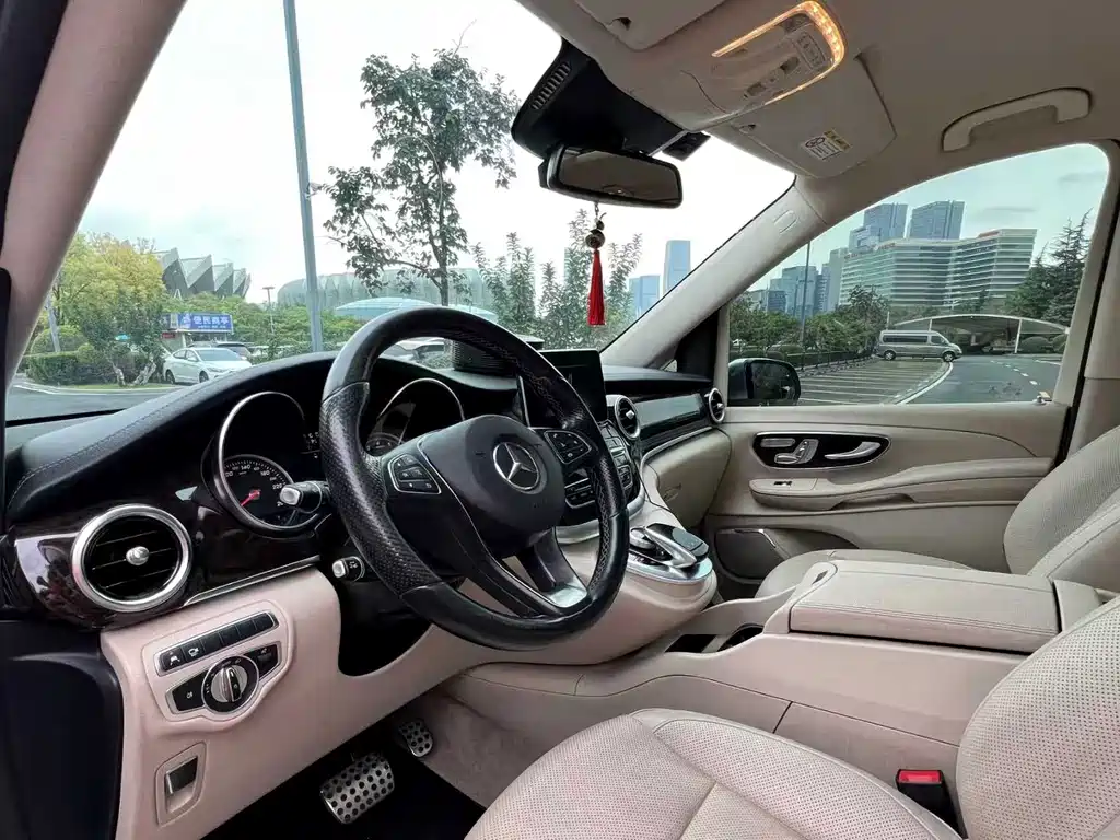 Mercedes-Benz V-Class 2017 260 L尊贵加长版