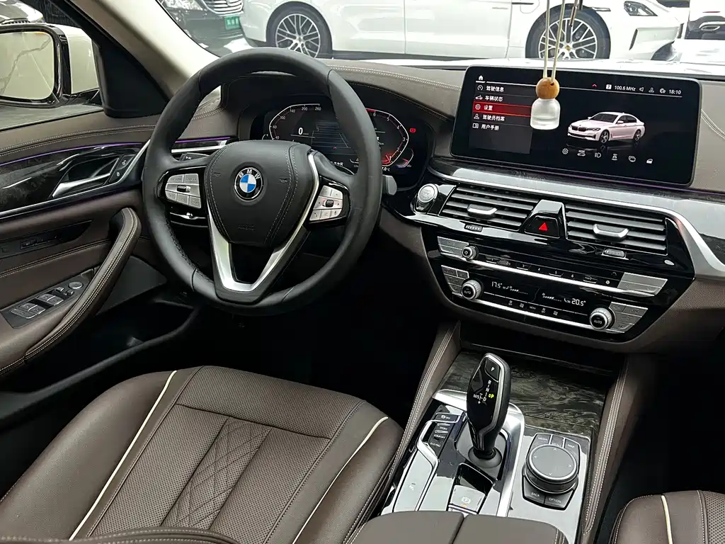 BMW 5 Series 2021 525Li Luxury Package