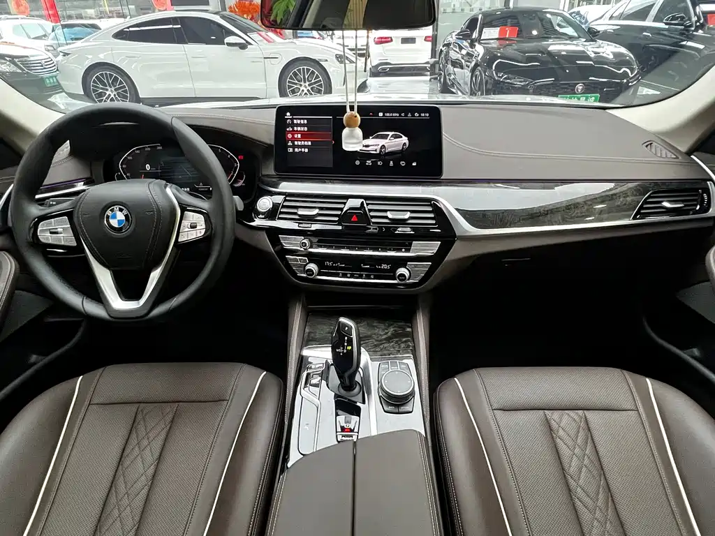BMW 5 Series 2021 525Li Luxury Package