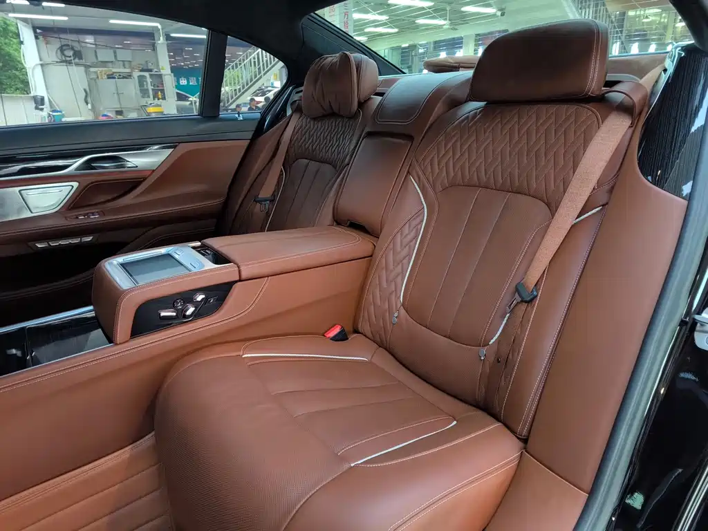BMW 7 Series 2018 Model M760Li xDrive