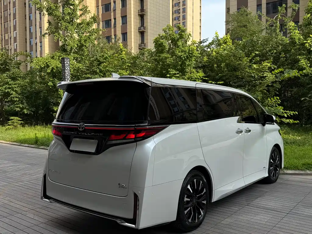 2024 Crown Hybrid 2.5L Prestige Edition