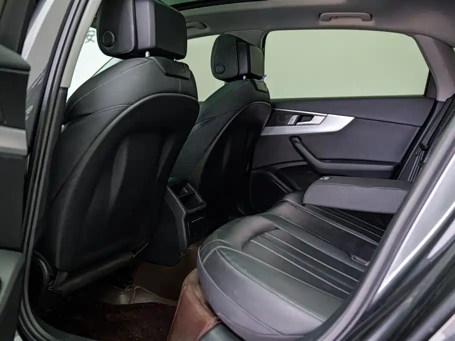 Audi A4L 2024 40 TFSI Fashion Dynamic Edition