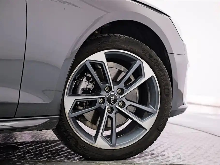 Audi A4L 2024 40 TFSI Fashion Dynamic Edition