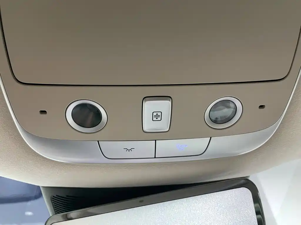 享界S9T 2025款 增程 Ultra长续航版 192线激光雷达
