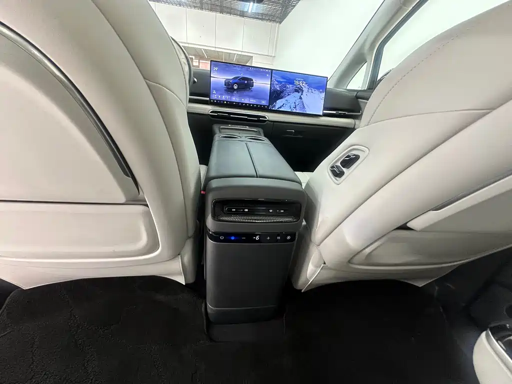 Dreamer 2025 PHEV Four-Wheel Drive Flagship Kunpeng Edition