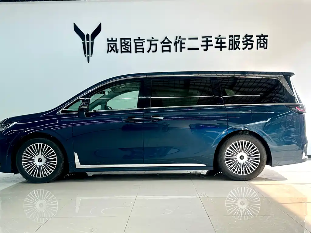 Dreamer 2025 PHEV Four-Wheel Drive Flagship Kunpeng Edition