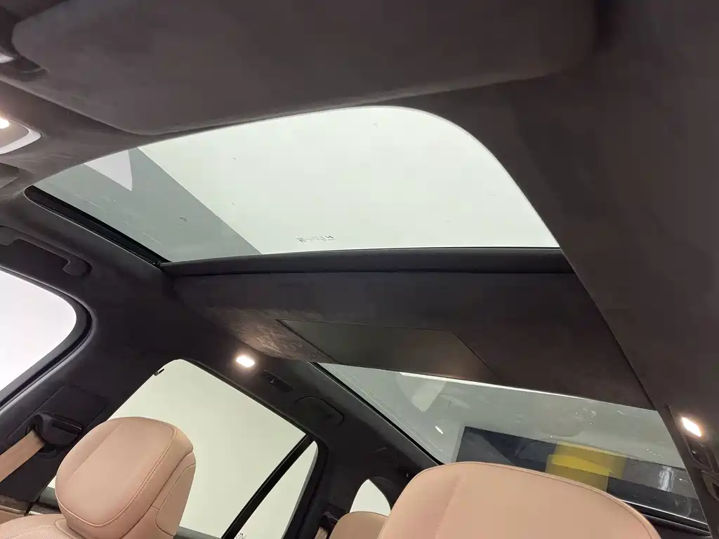 L90 Ultra 2025 6-seat edition