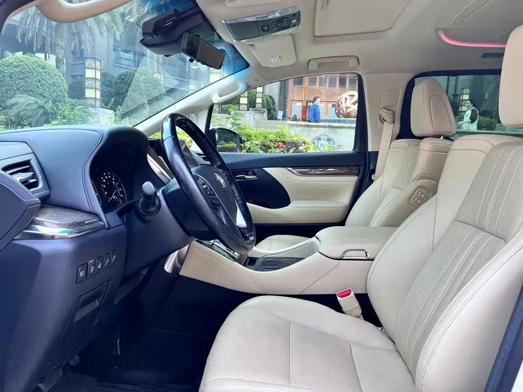 Alphard 2021款 Hybrid 2.5L Prestige Edition