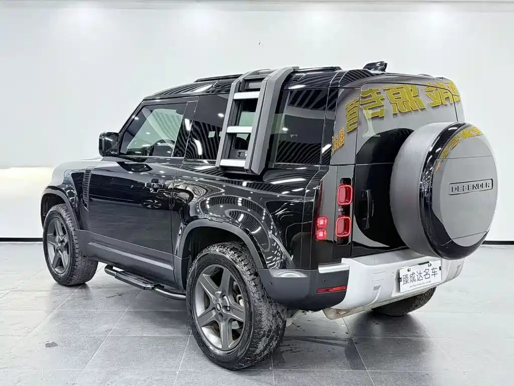 Land Rover Defender 2023 Edition 90 2.0T P300 SE