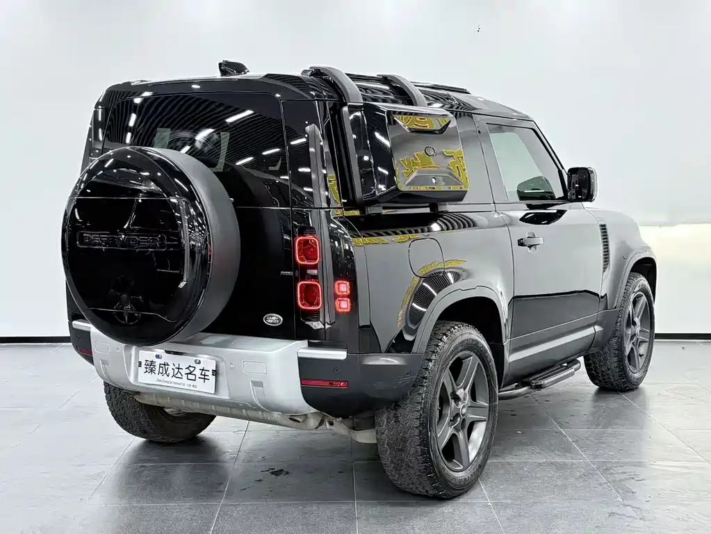 Land Rover Defender 2023 Edition 90 2.0T P300 SE