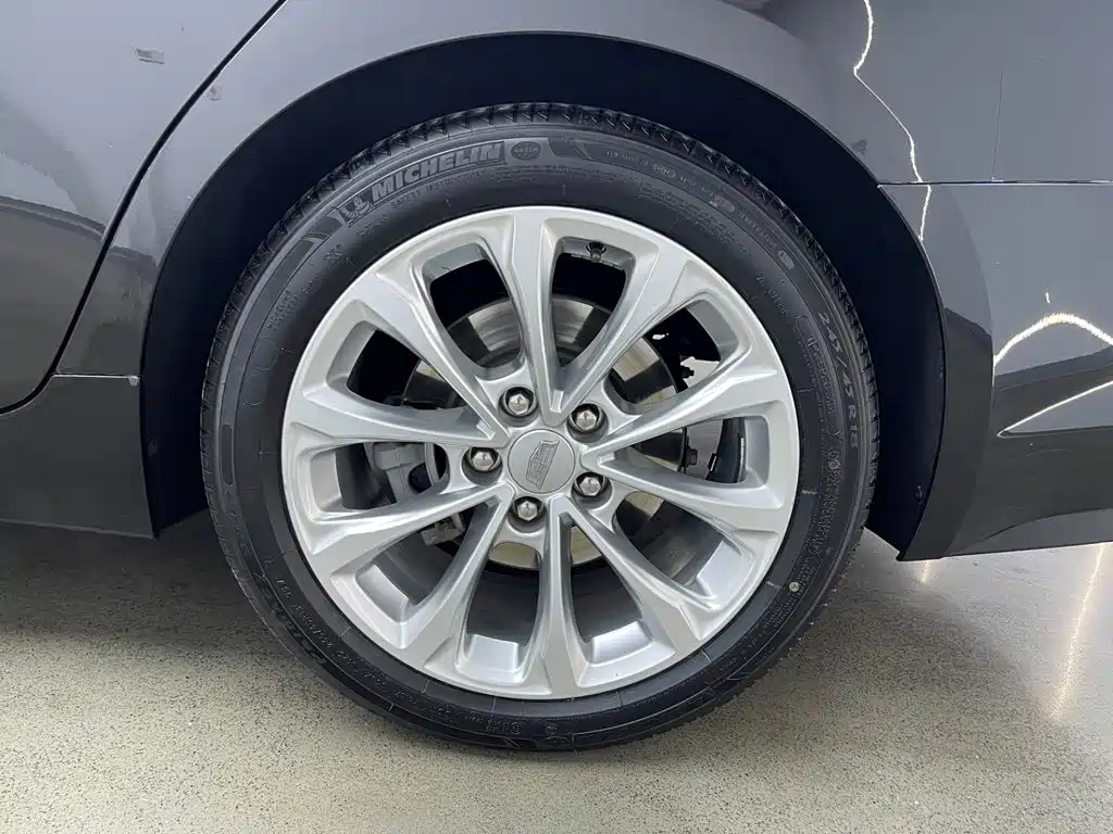 Cadillac CT5 2023 28T Luxury (Standard)