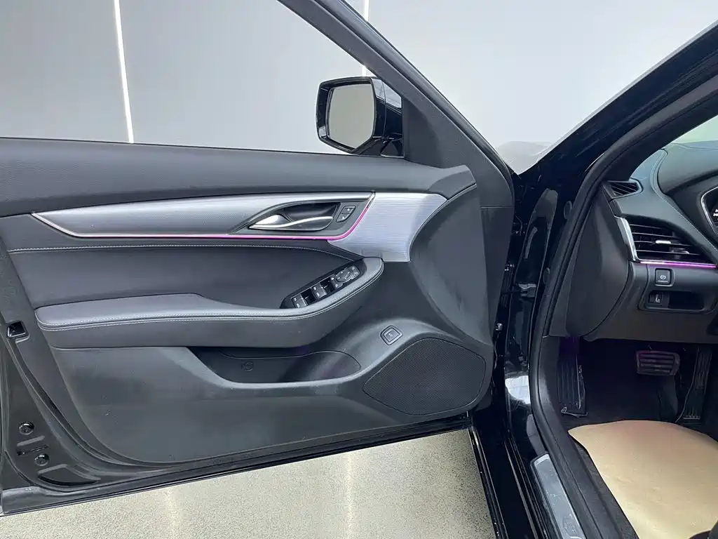 Cadillac CT5 2023 28T Luxury (Standard)
