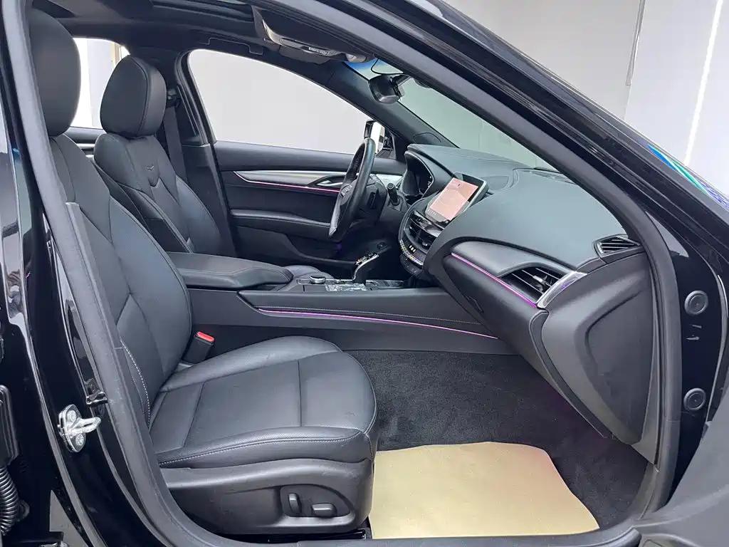Cadillac CT5 2023 28T Luxury (Standard)