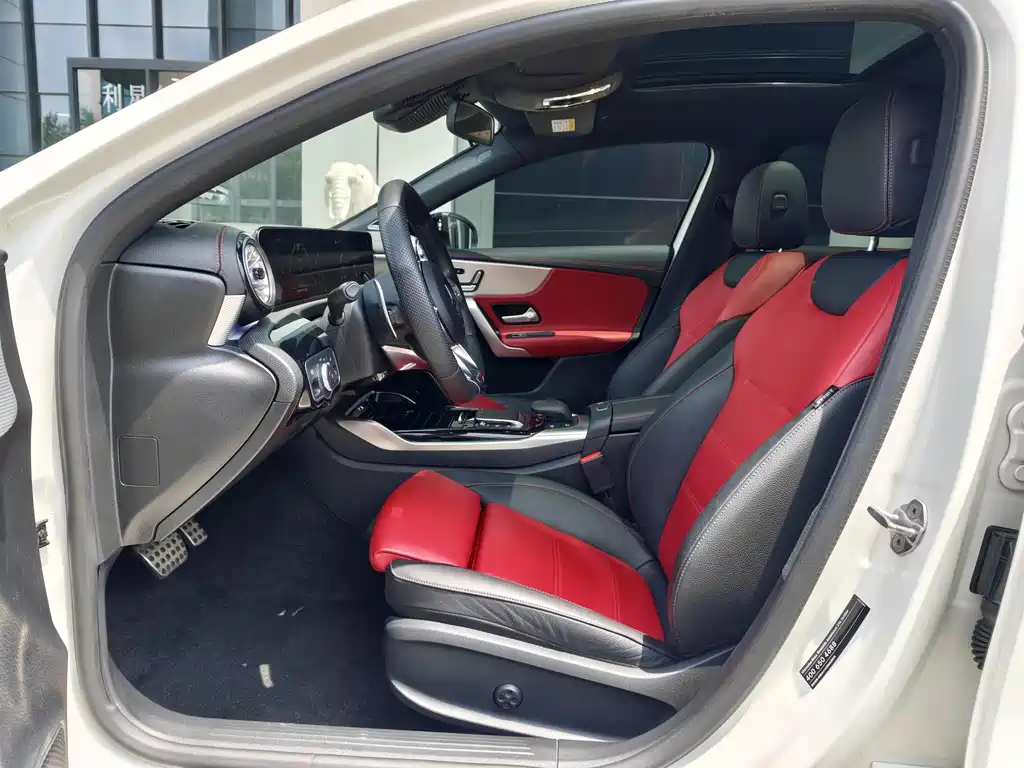 Mercedes-Benz A-Class AMG 2023 4MATIC A 35 L
