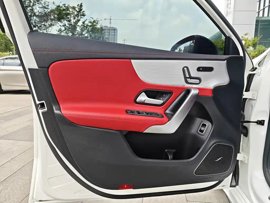 Mercedes-Benz A-Class AMG 2023 4MATIC A 35 L