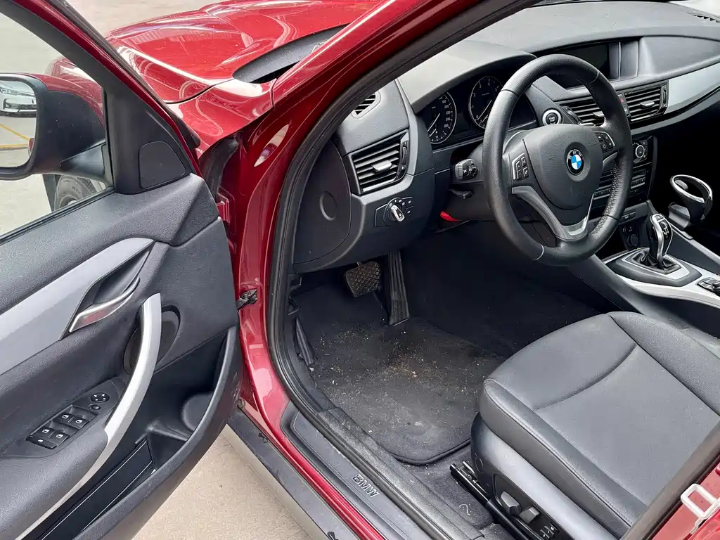 BMW X1 2014 sDrive18i Leading Edition