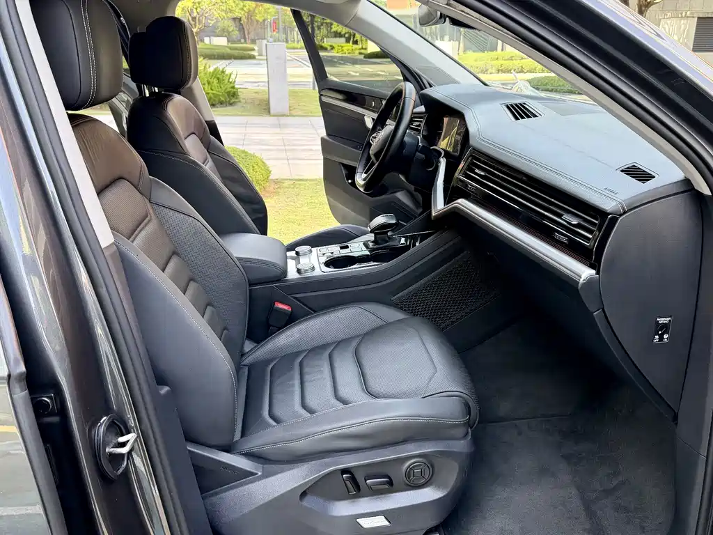 Touareg 2021 3.0 TSI Rishang Edition Yaoke Sports Package
