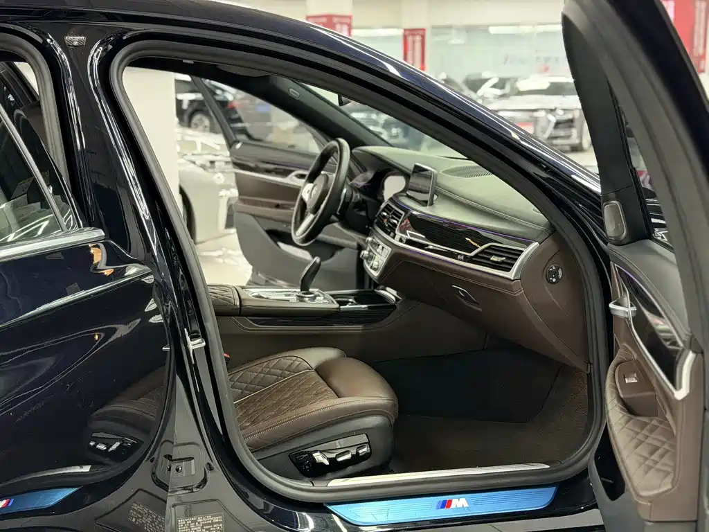 BMW 7 Series 2021 740Li Leading Edition M Sport Package