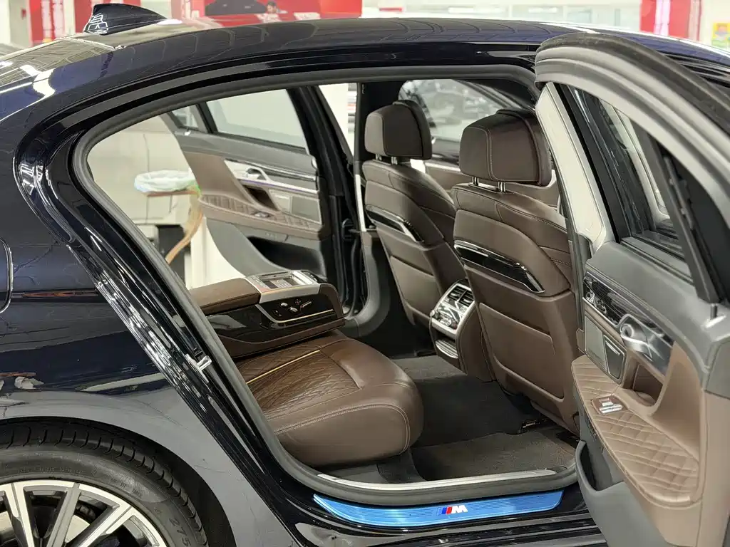 BMW 7 Series 2021 740Li Leading Edition M Sport Package