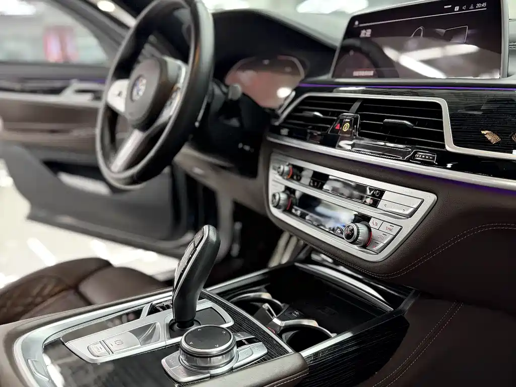 BMW 7 Series 2021 740Li Leading Edition M Sport Package