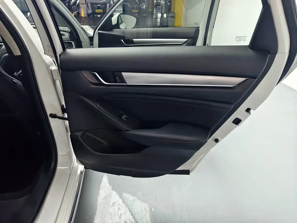 Accord 2018 Sharp Hybrid 2.0L Sharp Lead Edition National VI