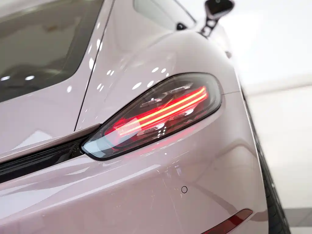 Porsche 718 Cayman 2.0T 2022 Model