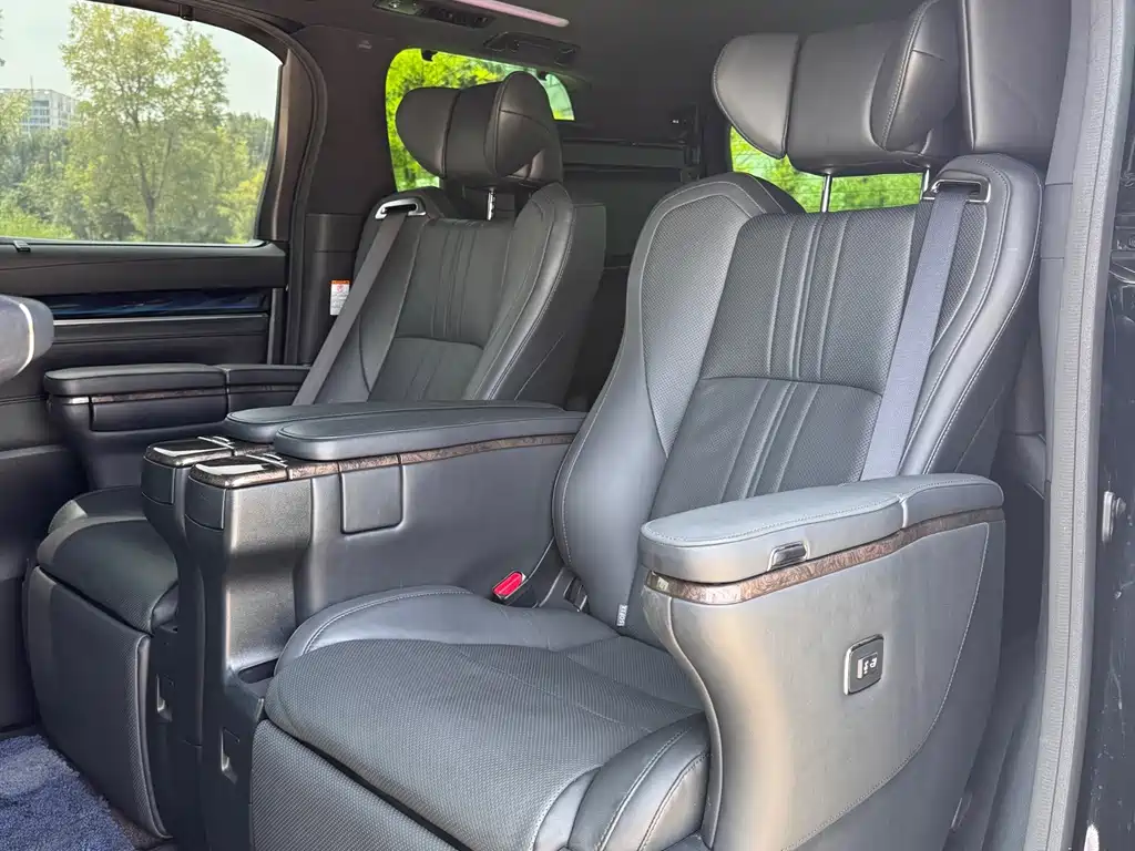 Velfire 2021 Crown Hybrid 2.5L HV Prestige Edition