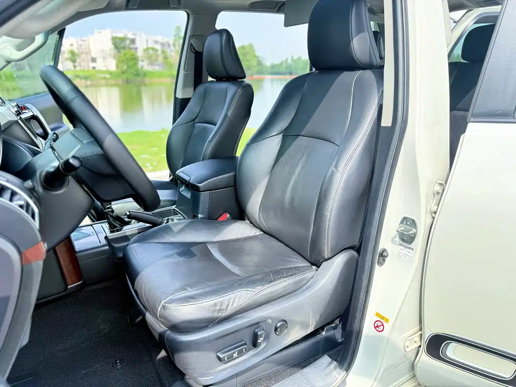 Prado 2016 3.5L Automatic TX-L NAVI