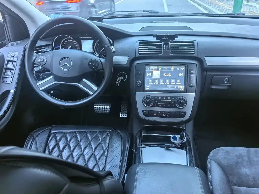 Mercedes R-Class 2015 R 320 4MATIC Luxury Edition