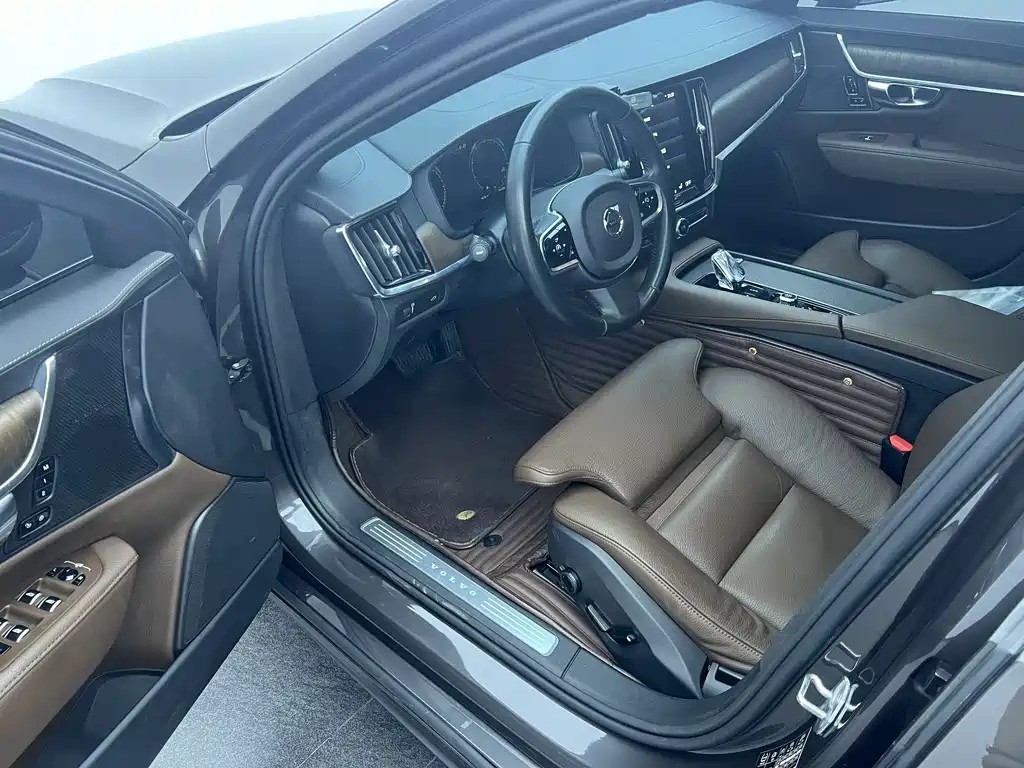 Volvo S90 2021 B5 Intelligent Distance Luxury Edition