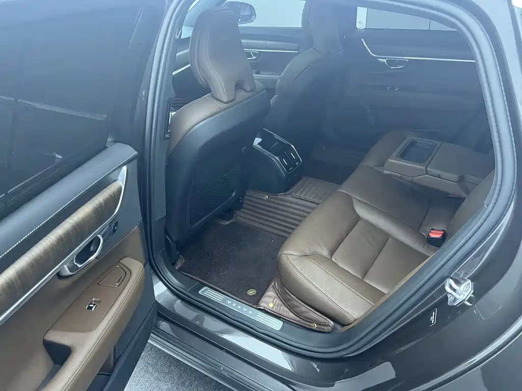 Volvo S90 2021 B5 Intelligent Distance Luxury Edition