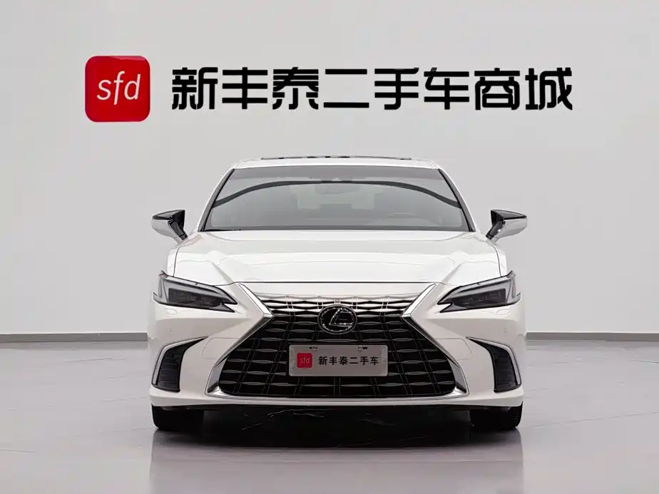 Lexus ES 2025 300h Premium Edition