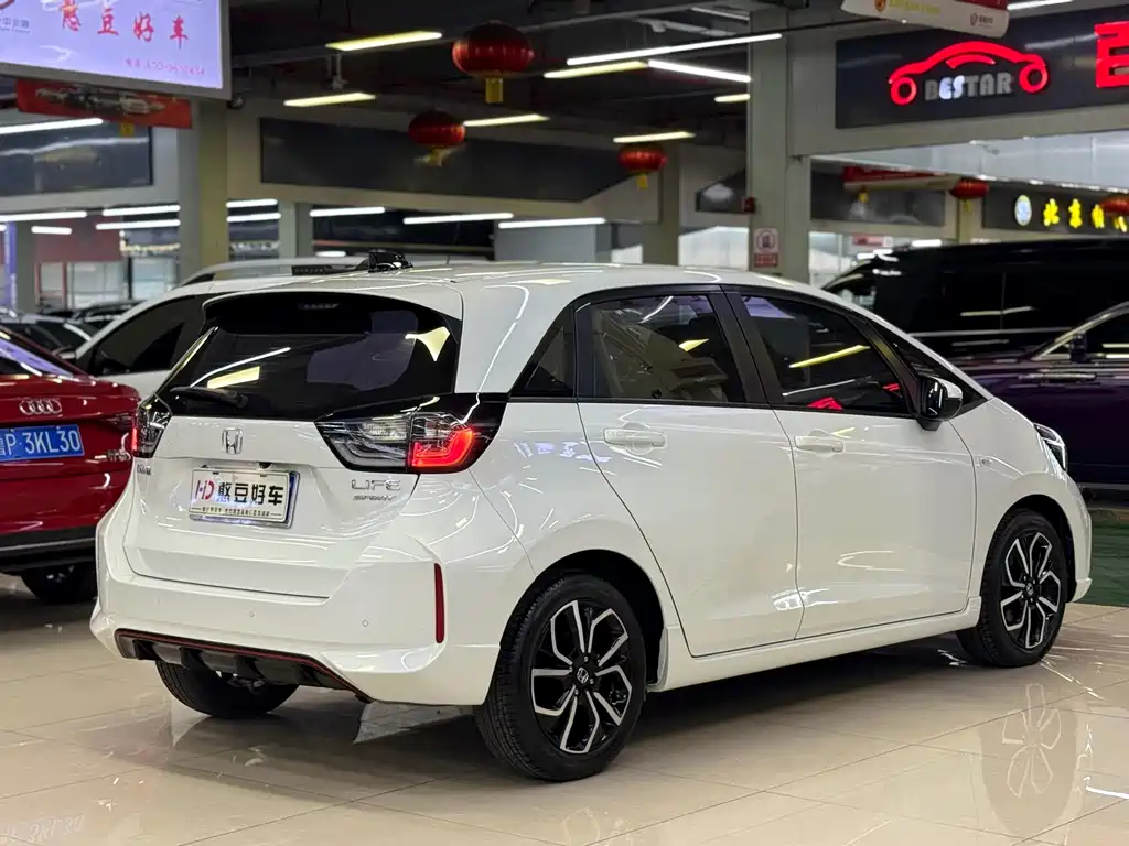 LIFE 2021 1.5L CVT Sport Heart Edition