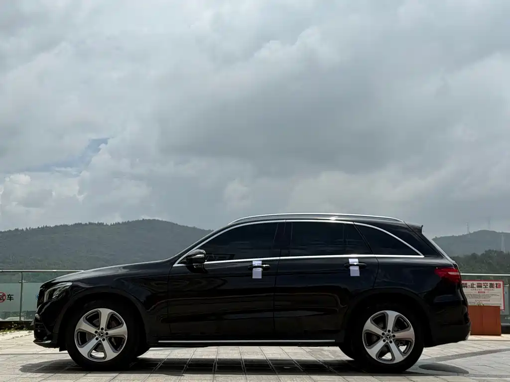 Mercedes GLC 2017 GLC 260 4MATIC Luxury Edition