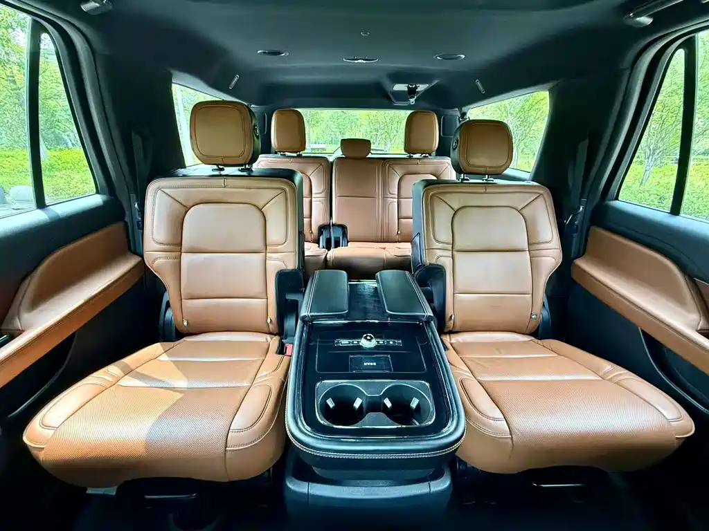 Navigator 2020 3.5T Long Axle Presidential Edition