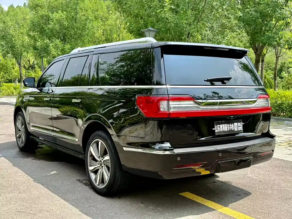 Navigator 2020 3.5T Long Axle Presidential Edition