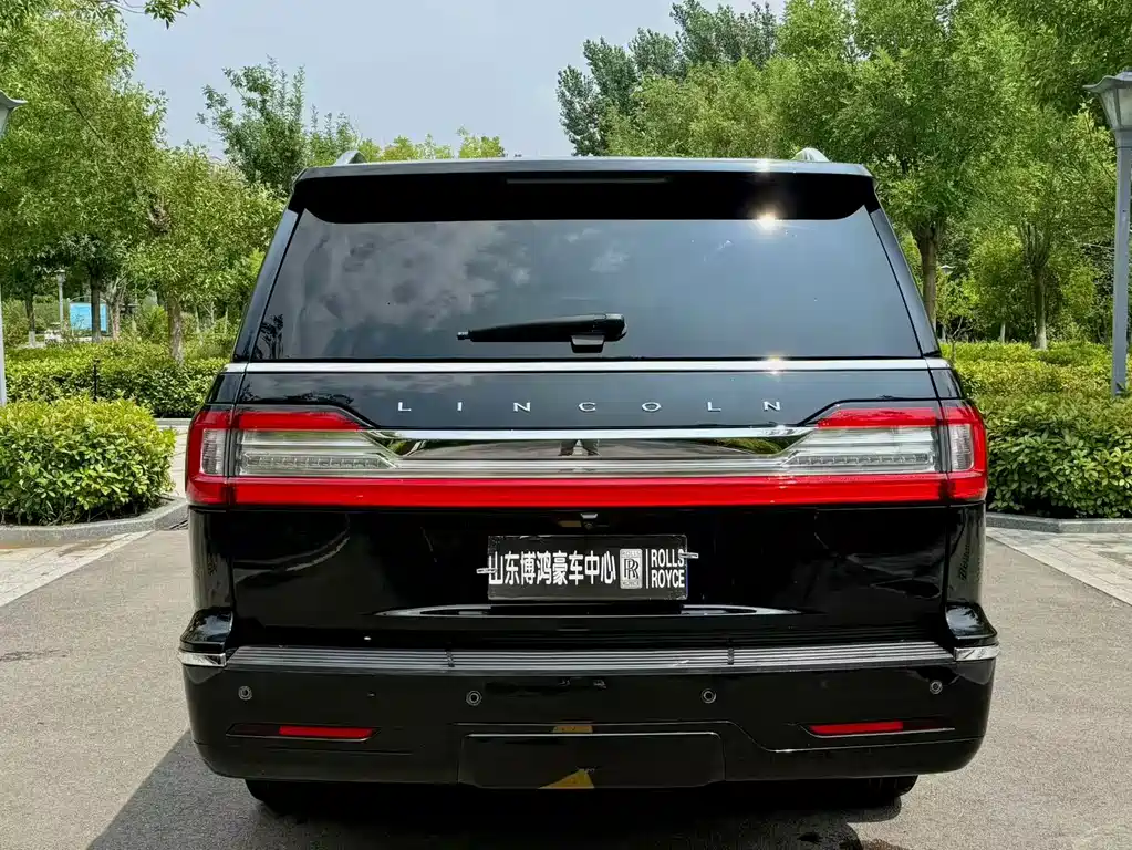 Navigator 2020 3.5T Long Axle Presidential Edition