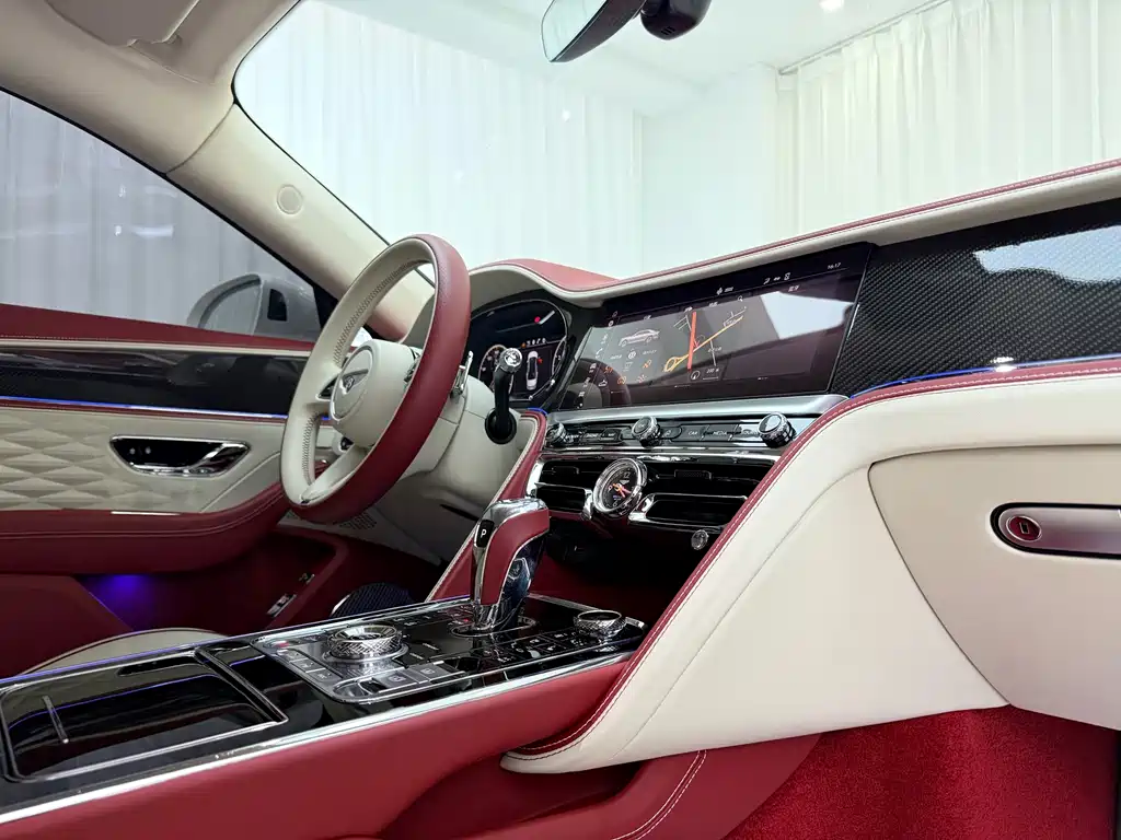 Flynn 2022 Model 4.0T V8 Mulliner