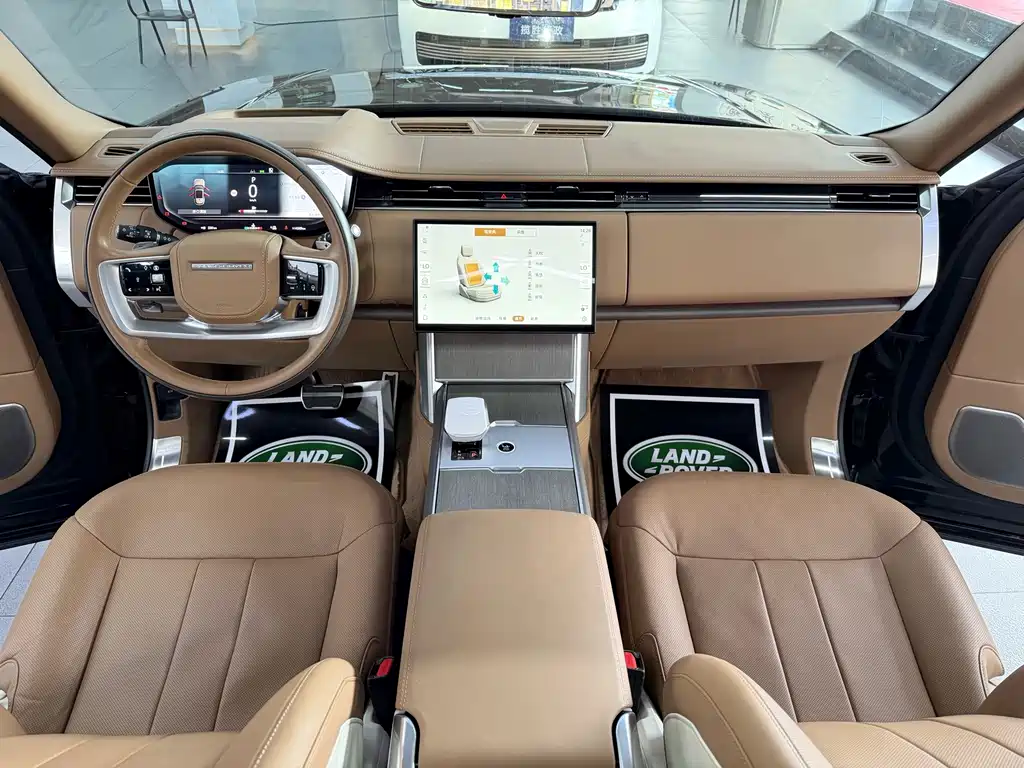 Range Rover 2024 3.0 L6 400PS SV尊荣创世加长版 4座