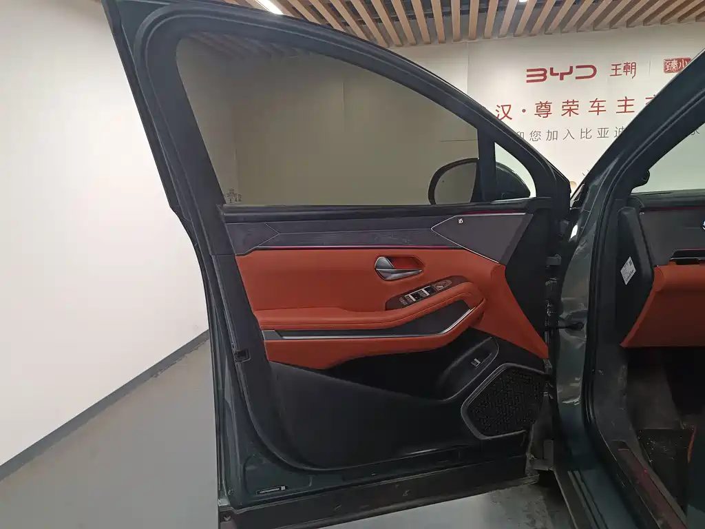 Tang L 2025 EV 600KM Four-Wheel Drive LiDAR Flagship Model