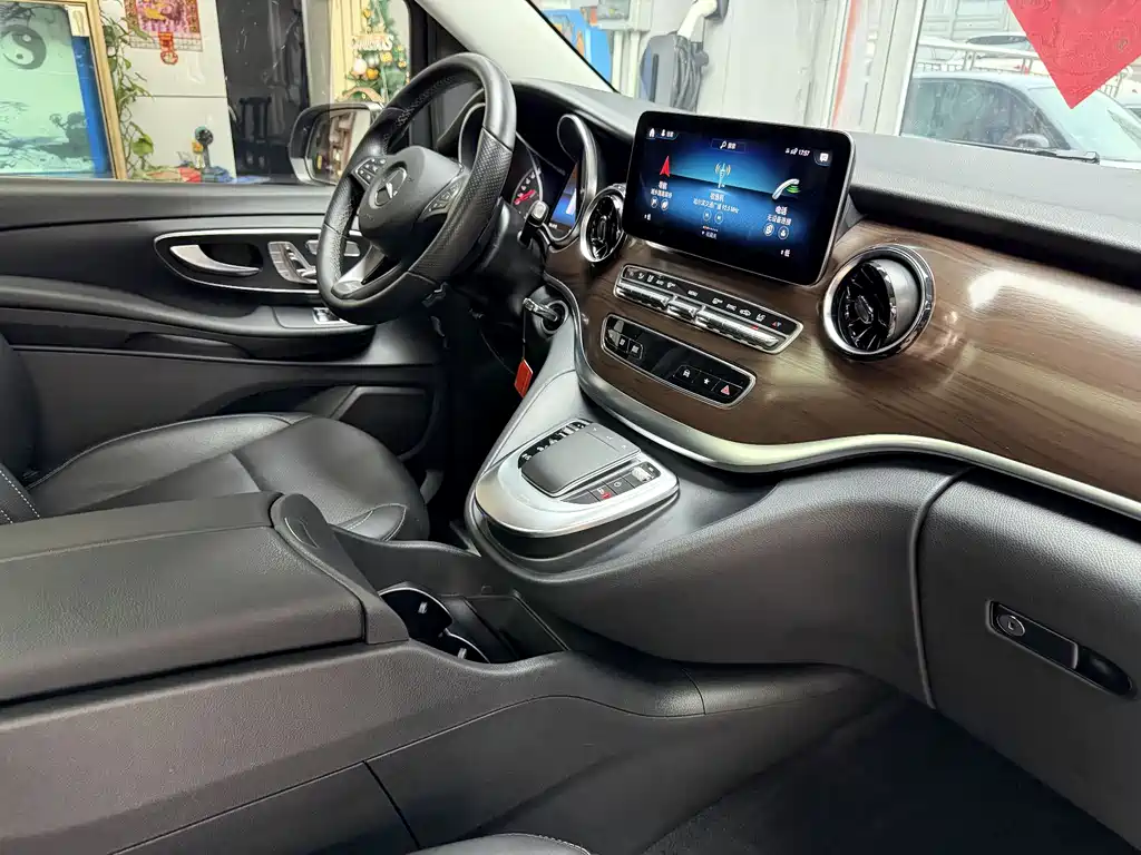 Mercedes-Benz V-Class 2021 V 260 Long Range Edition