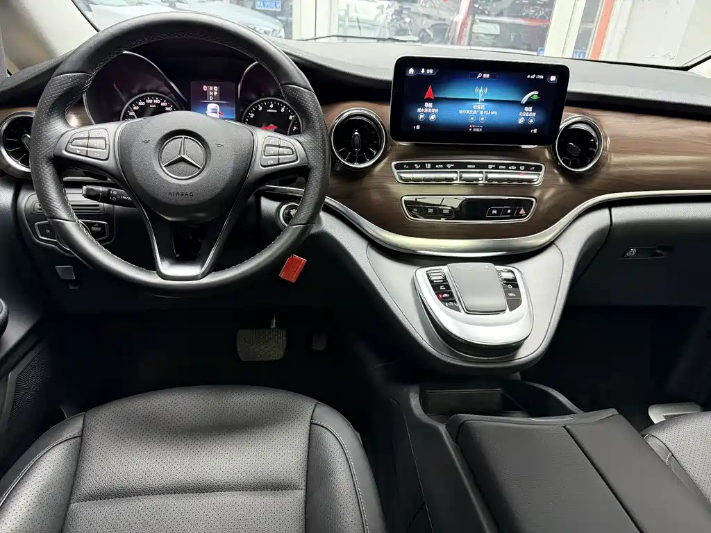 Mercedes-Benz V-Class 2021 V 260 Long Range Edition