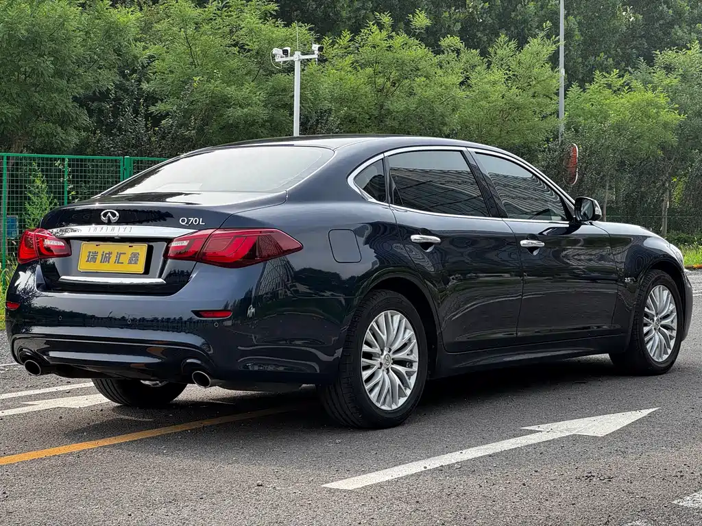 Infiniti Q70L 2017款 2.5L Enjoy Edition