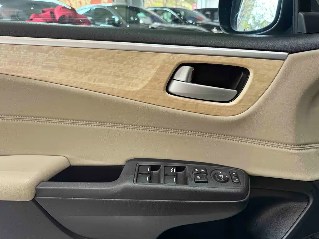 Jade 2016 1.8L Automatic Comfort Elite Edition 5-seat