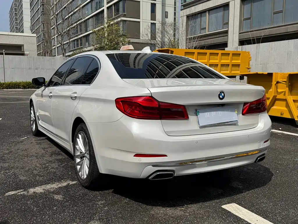 BMW 5 Series 2020 525Li Luxury Package