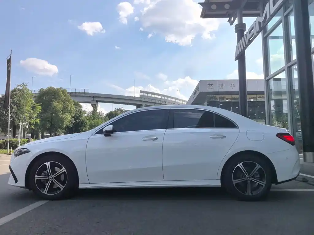 Mercedes-Benz A-Class 2024 A 200 L Fashion Edition